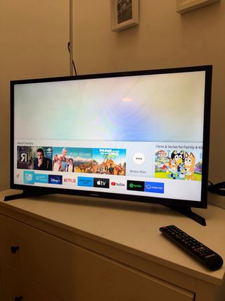 Smart TV Samsung LED 32” Negra [Limite: 10feb]