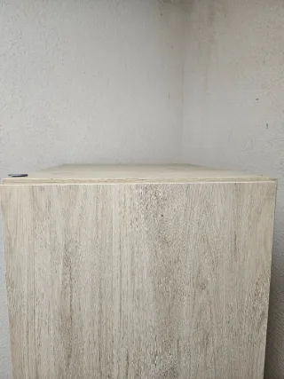 Mueble alto estrecho madera