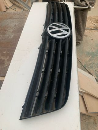 Parrilla Delantera VW Passat 1.9 TDI 98