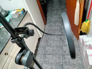 Pie de microfono  y  Micrófono Shure Neg con pinza