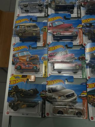 Lotto 44Hot Wheels Nuovi Blisterati