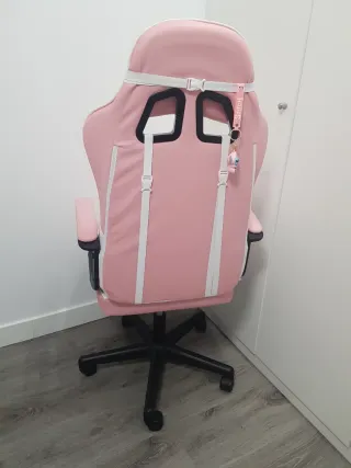 Silla de escritorio rosa y blanca