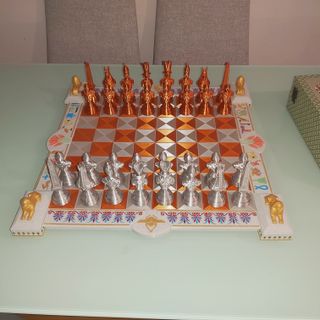 Ajedrez Egipcio Dorado y Plateado