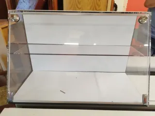 Vitrina expositora de metacrilato