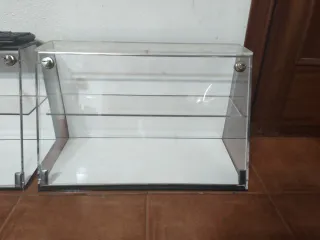 Vitrina expositora de metacrilato