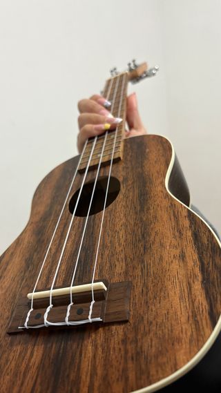 Ukelele de madera
