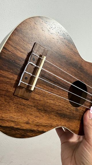 Ukelele de madera