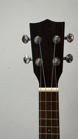Ukelele de madera