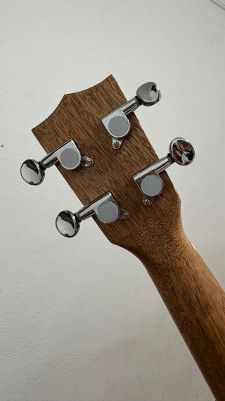 Ukelele de madera