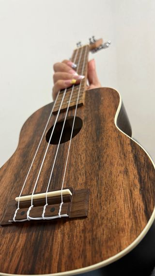 Ukelele de madera