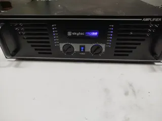 Amplificador Skytec PRO2000 Negro