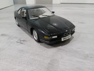 BMW 850i Escala 1:18