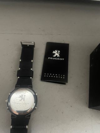 Reloj Peugeot Negro