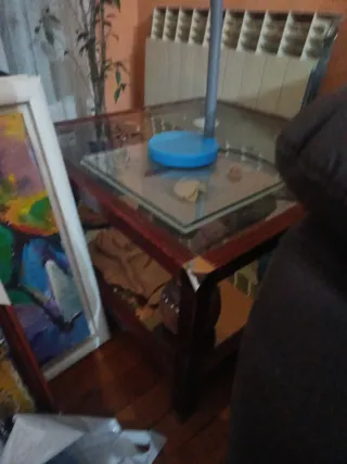 Mesa de centro de cristal y madera