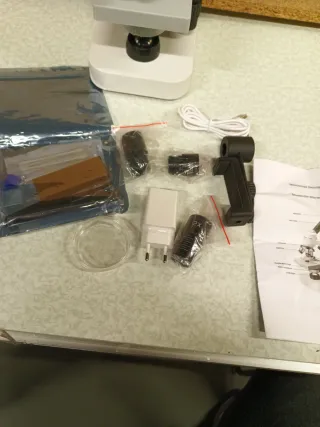 Microscopio Biológico Blanco