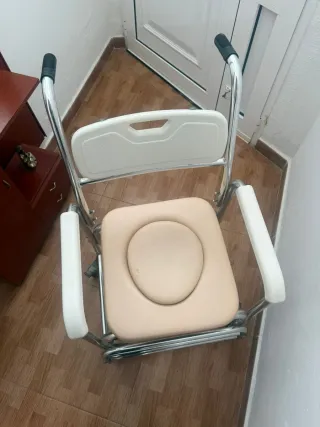 Silla de ducha/WC con cubo