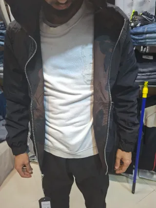 Chaqueta Louis Vuitton reversible negra