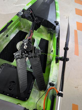 Kayak Nootka pedales Lowrance/ICOM