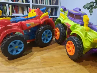 Lote de figuras y vehículos Superzings