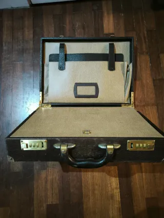 Maletín Vintage Cuero Cierre Combinación Marrón