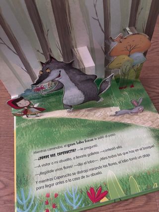 La historia de Caperucita Roja en 6 pop-ups: Cu...