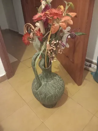 Jarrón antiguo decorativo