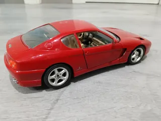 Ferrari 456 GT Burago 1:18 Rojo Falta aspas llanta
