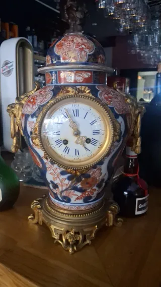 Lote 5 cuadros antiguos y antiguedades