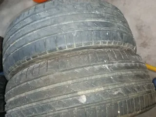 Neumático 225/45ZR19