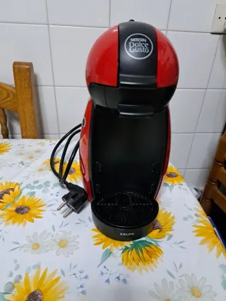 Cafetera Nescafé Dolce Gusto Roja