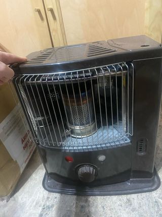 Estufa de parafina negra