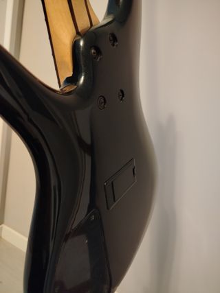 Ibanez Soundgear SR305 - 5 Cuerdas - Activo