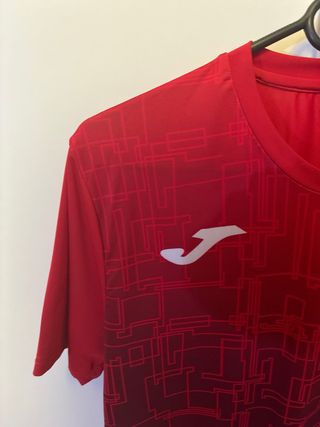Camiseta Joma Roja Estampado Geométrico