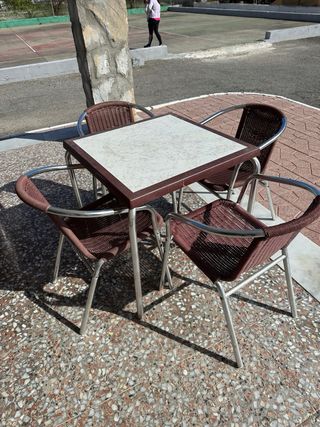 Mesa y 4 Sillas Exterior Ratán