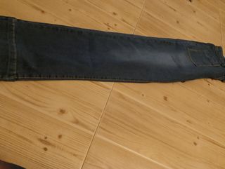 Pantalones vaqueros azules sin estrenar