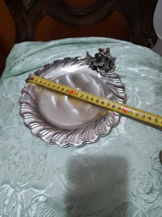 Vassoio decorativo in metallo