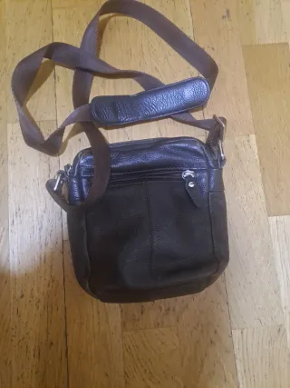 Bolso de piel para hombre
