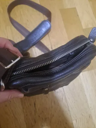 Bolso de piel para hombre