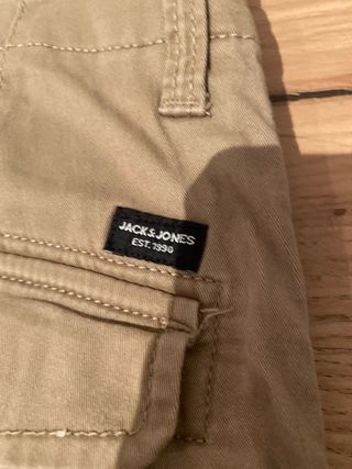 Pantalones cargo color camel