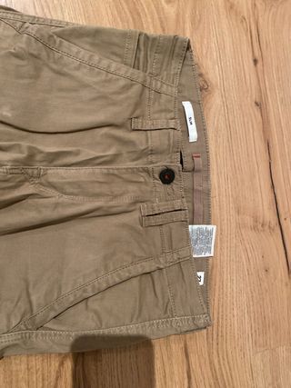 Pantalones cargo color camel
