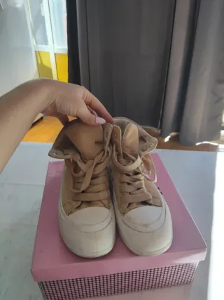 Botines beige con cordones