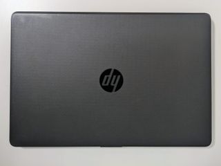 HP 250 G6 Notebook PC · Regalo funda