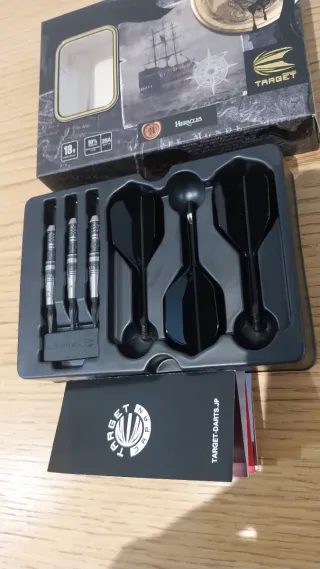 Dardos Target Black Marque Heracles