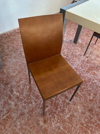 Mesa comedor extensible + 4 sillas madera