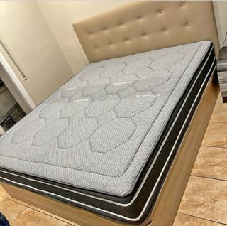 Liquidación:canapés y colchones armarios y sofas