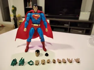 Mafex Superman Batman Hush Ver. Figura original