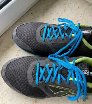 Zapatilla Deportiva Reebok Negra y Azul