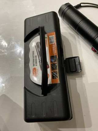 Torcia LED potente 80000W con custodia