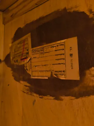 Armario antiguo de madera con espejos