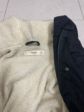 Parka negra para varias temporadas